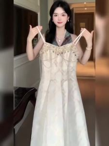 Dazzlin Blovelan แชมเปญ   การออกแบบเฉพาะกลุ่มความรู้สึกระดับไฮเอนด์สไตล์พระราชวังชุดกระโปรงชุดเดรสสายเดี่ยว jacquard ปักเลื่อมสำหรับผู้หญิง