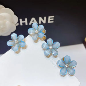 Attractive Side and Fringe Clips Mini Flower Set