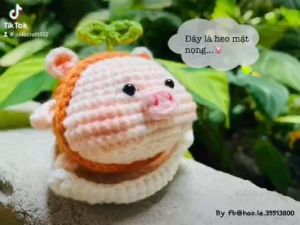 Móc khóa Heo con mặc áo quả cam - móc khóa len handmade