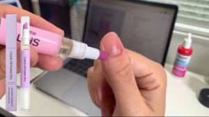 AMZ Portable Nail Cuticle Care Oil Pen for Manicure Softening and Repairing Dry Nails