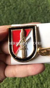 EMBLEM BARET RAIDER LOGAM TERBARU