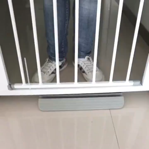 Sturdy Safety Gate for Pets & Babies: No Drilling Required