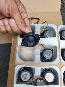 2 Cặp loa toàn dải từ Neo rã từ xe hơi 4 ôm 2w 4cm lỗ ốc 5cm. Giá 4 cái