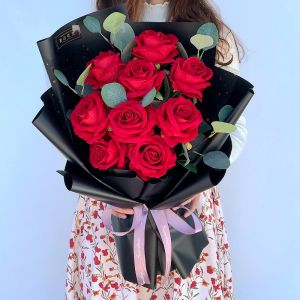 Red Rose Handheld Fake Flower Bouquet Anniversary Birthday Gift for Girlfriend Artificial Flowers Silk Flower Arrangement