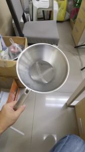 กระชอนสเตนเลสทรงแหลม สเตนเลส  24 ซม. ด้ามสเตนเลส LD-24CM