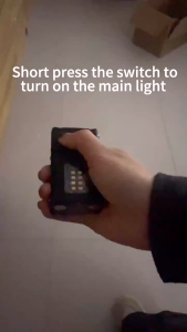 ไฟพวงกุญแจแม่เหล็กหมุนได้ ยูเอสบี ชาร์จซังไฟฉาย สุด ๆ สว่าง หมวกคลิปไฟสําหรับตั้งแคมป์ตกปลาฉุกเฉิน