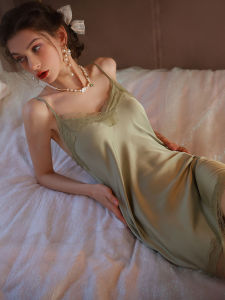 ชุดนอนผ้าไหมน้ำแข็งแขนยาวคอวี Pure Desire ลูกไม้สุดเซ็กซี่สำหรับผู้หญิง ชุดนอนฤดูใบไม้ผลิและฤดูใบไม้ร่วง สไตล์สตรีท เอวสูง