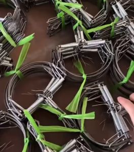 Bẫy chuột hình bán nguyệt hàng loại 1 khung sắt chắc chắn lò xo bật mạnh siêu nhạy