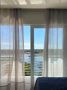 Zemismart Matter over Wifi Electric 82 Sliding Curtain MotorSupport SmartThings/Google/Home App Control Smart Curtain System