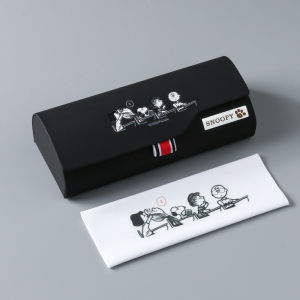 Student Eyeglasses Case Portable Anti-Pressure Cute Snoopy Cartoon Girls Fashionable Sunglasses Case for Near-Sighted Boys And Girls