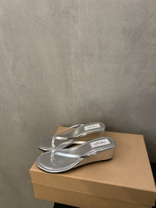 Elegant Plaid Flip Flops with Wedge Heel and Ankle Clip for Women High Heel Sandals for Daily Wear in Summer 2024