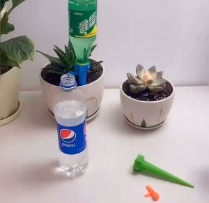 【24H SHIP OUT】 Watering Device Slow Release Plant Self Watering Micro Dripper Timer Valve Dripping System滴水器