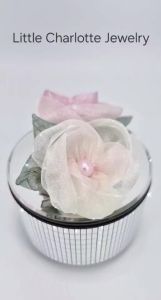 เข็มกลัดผ้า รูปดอกไม้ ประดับมุกสังเคราะห์