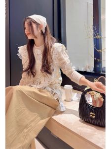 เสื้อกั๊กแขนกุดผู้หญิง ปักลายผีเสื้อ ทรงหลวม ดีไซน์โปร่ง ทรงปกติ แขนกุด เสื้อเชิ้ตแบบสวมทับ ฤดูใบไม้ผลิ ฤดูร้อน 2025