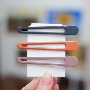 กิ๊บติดผมสีสันสดใส สไตล์เรียบง่าย กิ๊บติดผมหน้าม้า ตกแต่งผมสไตล์เกาหลี ใช้ได้ตลอดทั้งปี วัสดุอื่นๆ