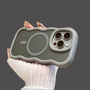 High-End Silicone Phone Case for Apple 16ProMax Frosted Skin-Like Magnetic Attraction Womens Style Protective Cover for iPhones