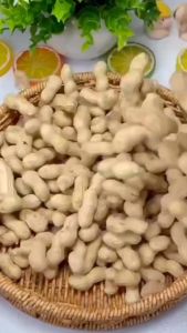 ถั่วลิสงอบววอลนัท ยกลังมี 8 ถุง ( 1 ถุง 500 กรัม ) ถั่วลิสงอบวอลนัท กรอบ อร่อย ได้ประโยชน์!