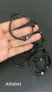 Gelang Alfabet Huruf A S/D Z Tali Korea Warna Hitam Bisa Di Besar Kecilkan / Gelang Pria Wanita Anak Couple / Dunia Gelang