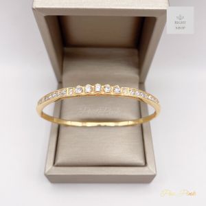 ดีไซน์ เพชร กำไลข้อมือ แถว มี ดีไซน์เพชร ไล่ระดับหน้า สีทอง ขนาด 18.5 ชม