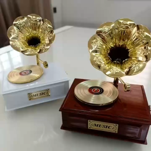 [MSIA SHIP] European Classical Gramophone Music Box Home Decor Accessories Console Table Decor Wall Shelf Rack Decoration Display Cabinet Decor Birthday Gift Christmas Gifts Wedding Gift Valentines Gift Company Corporate Souvenirs Gifts for Girls