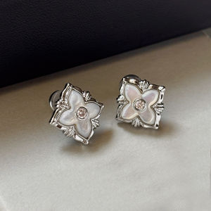 GOOYNN | Sterling Silver White Mother of Pearl Clover Womens Ear Studs
