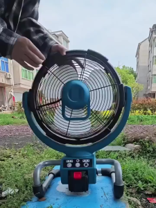 พัดลมใช้แบตเตอรี่ พัดลมพกพาชาร์จ ความเร็วลม 3 ระดับ พลังแข็งแกร่ง ใช้งานได้นาน ส่ายได้ ฟังก์ชั่นจับเวลา สามารถต่อกับปลั๊กไฟ 220V ได้โดยตรง