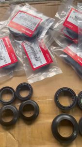 Bộ Cao Su Giảm Chấn Heo Dầu (Bộ Cao Su Chốt Tổng Phanh) Xe Máy Honda - Yamaha - Đồ Nghề Xe Máy_Hà Nội