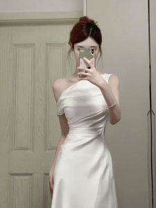 CHANGTONG | Elegant and Fashionable One-shoulder Cinched Waist Mermaid Pencil Dress