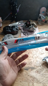 แกนสวิงอาร์มเดิม สปารค135 /แกนเหล็กยึด สวิงอาม รุ่น SPARK 135 (งานเหล็กชุบซิ้ง ขนาด M12 X 245) /แกนตะเกียบเดิม สปารค 135 งานอะไหล่ เกรดศูนย