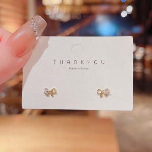 มินิผีเสื้อปมเพทายs925 เงินเข็มหูกระดุมดูแลหูรวมกันชุดยอดนิยมบนหนังสือสีแดงเล็กๆแฟชั่นเครื่องประดับ