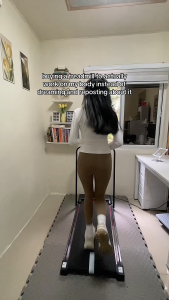 Treadmill Motor High-definition LED Screen 1-10km/h Foldable with Armrests