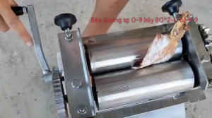 Máy cán mực khô quat tay  máy làm bằng inox chống han rỉ