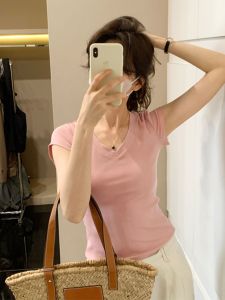 เสื้อยืดคอกลมแขนสั้นทรงเข้ารูปสำหรับผู้หญิง ฤดูร้อน 2024 เสื้อเชิ้ตแขนสั้นคอวีสไตล์เกาหลีใหม่ ทรงเข้ารูป ทรงเข้ารูป แฟชั่น เสื้อเชิ้ตสีพื้น