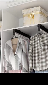 AKIRO HOME Pull Out Pants Hanger Cloth Hanger Sliding Hanger Top Mounted Slide Rail Wardrobe Rack Cabinet Organizer Aluminum Alloy Penyangkut Baju Almari 伸缩衣架