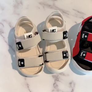 2021 Summer Children Shoes Boys Soft Soles Beach Shoes Male Baby Baotou Anti-kick Childrens Sandals Summer Sandals