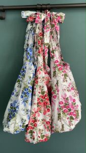 กระเป๋าผ้าพิมพ์ลายดอกไม้ ดอกทิวลิป เถาวัล สวยงาม🌷🕊️🍃