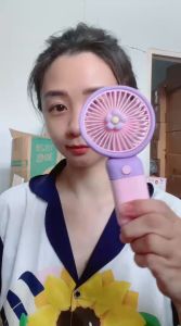 Quạt Cầm Tay Mini Quạt Tích Điện Hình Bông Hoa Dễ Thương Siêu Mạnh 4 Màu Sắc quạt quạt usb bàn gấp gọn quạt để bàn quạt bàn quạt mini quạt cầm tay quạt mini cầm tay quạt