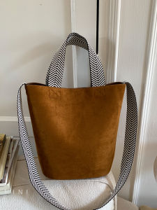 Retro Suede Bucket Bag Womens Handbag 2025 Autumn Winter New Fashion Versatile Daily Commuting Crossbody Bag