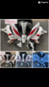 Bộ vỏ nhựa sirius xăng cơ màu trắng Dán sẵn tem bảo hành nước sơn không ố vàng.