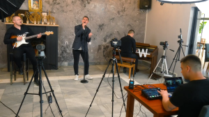 FEELWORLD L4 Multi camera Video Hybrid Switch 10.1-inch Touch Screen USB3.0 for Live Stream