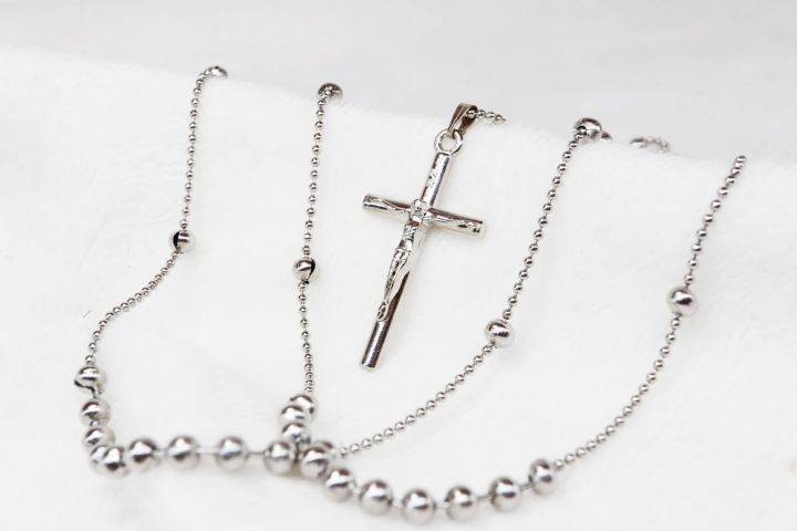 Womens silver hot sale rosary necklace