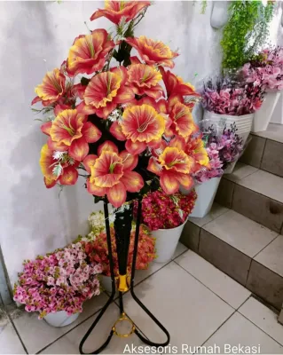 BUNGA SUDUT GLORIA / MORNING GLORY 18 KUNTUM DENGAN POT STANDING BESI