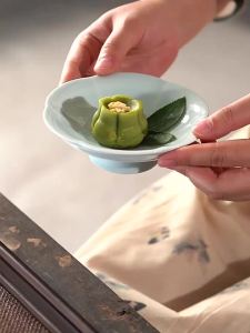Ceramic Small High Foot Tea Snack Plate