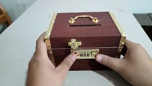 Large Kids Piggy Bank with Password Lock and Metal Handle Wooden Piggy Bank Kids Gifts 存钱罐
