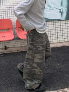 กางเกงยีนส์ทรงหลวมขาตรงสไตล์ฮิปฮอปสำหรับผู้ชาย กางเกงขายาวลายพรางสไตล์ย้อนยุค สไตล์สตรีท อเมริกัน กางเกงขายาวสำหรับใส่ทำงาน