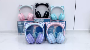 Purple Pink Blue Black Green Cat Ear Headset Bluetooth Headphones Game Card FM Call Gaming with Noise Cancellation Wireless Earphone Bluetooth Animal