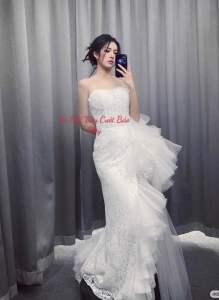 Váy đuôi cá xẻ xếp li tầng
