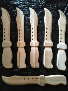 Pisau Belati Kayu Peralatan Latihan Silat Beladiri -Pisau Belati Kayu Untuk Pentas Seni