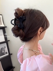 Kẹp tóc nữ càng cua Eleanor Accessories hình nơ xếp ly kẹp tóc nơ tiểu thư phụ kiện tóc 11163