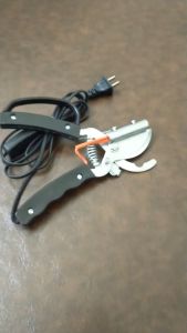 Kìm điện cắt đuôi heo chó mèo có công tắc